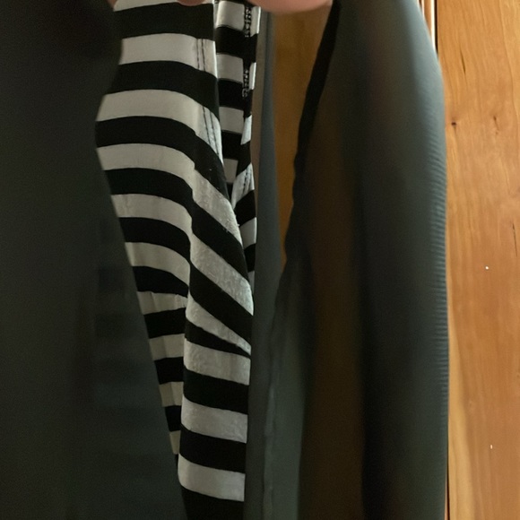 Women’s Black Sheer Striped Overlay Blouse Size Medium - Picture 7 of 8